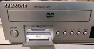 20260518 124437887 MF PORTRAIT.HIFI-08.card-reader.crop.jpg