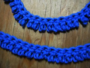 Unraveled crochet fringe closeup.small.JPG