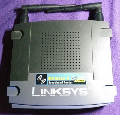 20250102 093208.Linksys WRT54G.top.crop.1200pxw.jpg