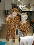 Thumbnail for File:2002-10-31.Pb220005.B&amp;Z.tiger costumes.jpg