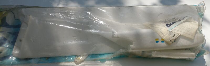 File:20250430 125617Mel.BAG-06.back.crop.jpg