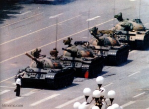 Tiananmen-square-tank.jpg